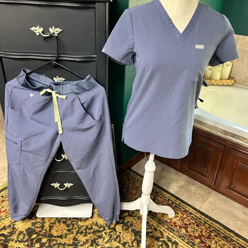 Figs purple-gray Technical Collection Scrub Top and bottom xxs,xs/p